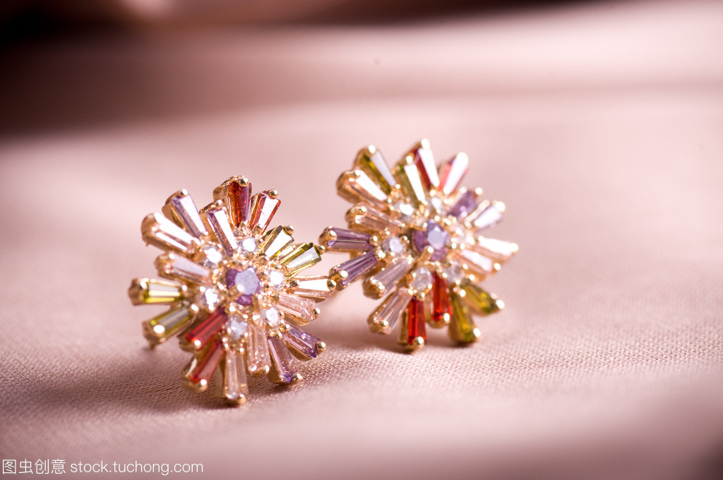 黃金珠寶首飾與衛(wèi)生潔具的保養(yǎng)與選擇